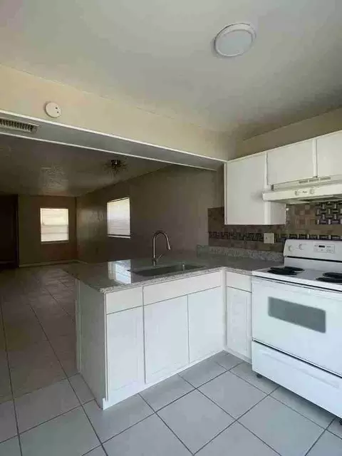 2221 Leo Dr, Auburndale, FL 33823