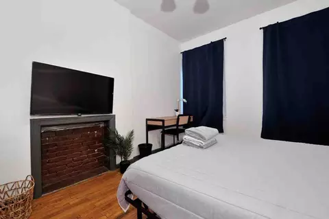 200 E 11th St, New York, NY 10003