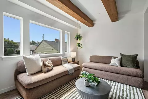 925 NE 23rd Ave, Portland, OR 97232