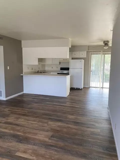 1320 Sangamon Dr, Belleville, IL 62221 photo 2