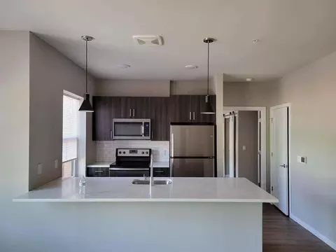110 S Bridge St, Somerville, NJ 08876