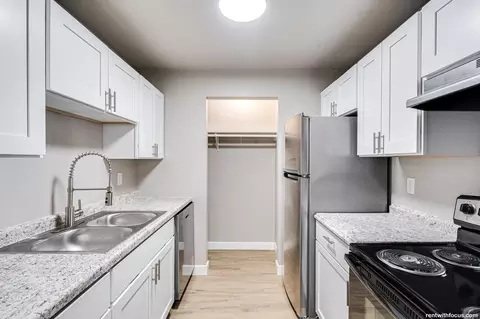 4605 Hayes Rd, Madison, WI 53704