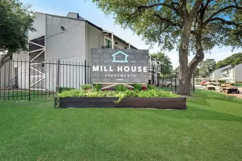 4302 Woodhollow Dr, Dallas, TX 75237