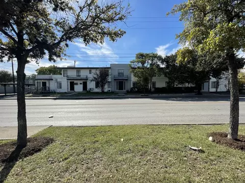 102 Club Dr, San Antonio, TX 78201