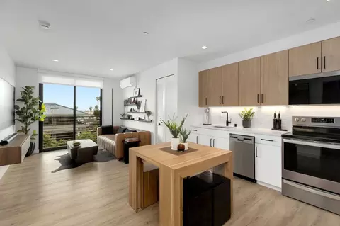 1111 Torrey Pines Rd, La Jolla, CA 92037