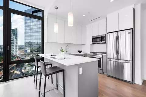 42-10 27th St, New York, NY 11101