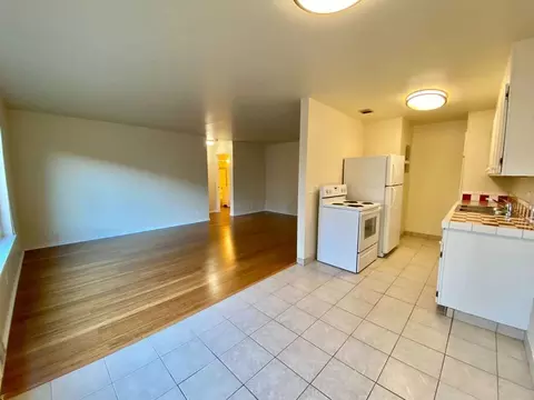 509 19th Ave E, Seattle, WA 98112