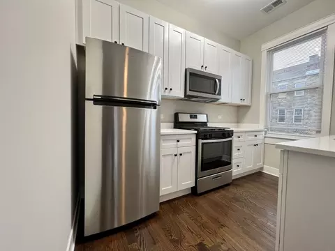 2134 W 18th St, Chicago, IL 60608