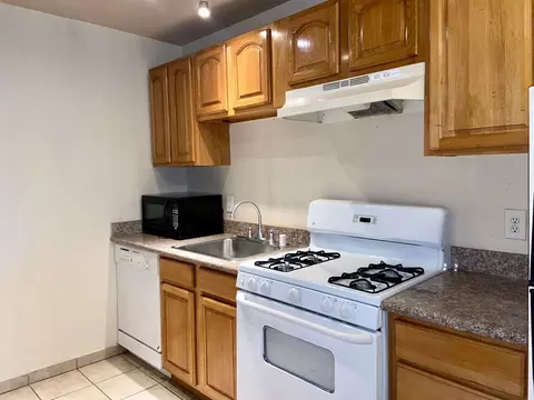 2523 I St, Sacramento, CA 95816