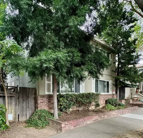 2523 I St, Sacramento, CA 95816