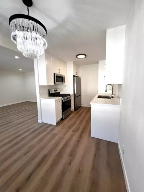 124 S Everett St, Glendale, CA 91205 photo 3