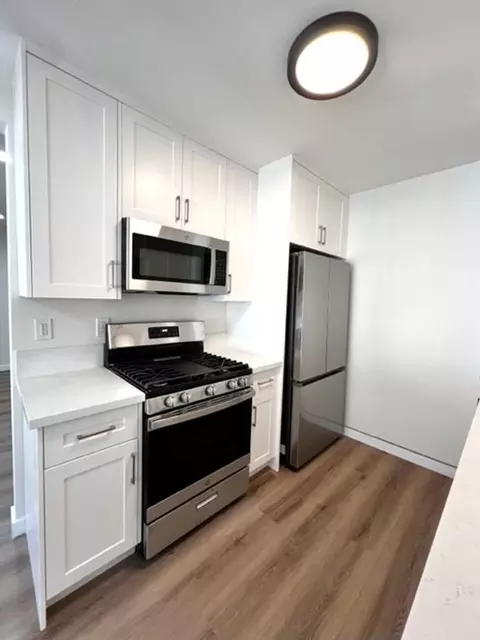 124 S Everett St, Glendale, CA 91205