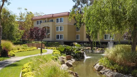 1080 Carolan Ave, Burlingame, CA 94010 photo 2
