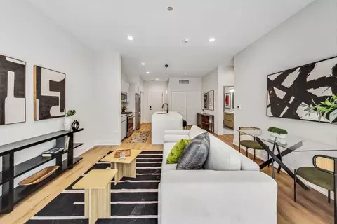 3431 N Ashland Ave, Chicago, IL 60657