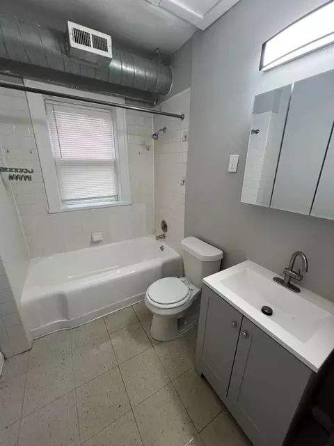 2772 Lancashire Rd, Cleveland Heights, OH 44106