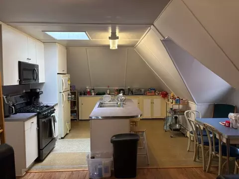 127 College Ave, Ithaca, NY 14850