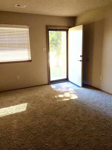617 2nd St, Elgin, OK 73538