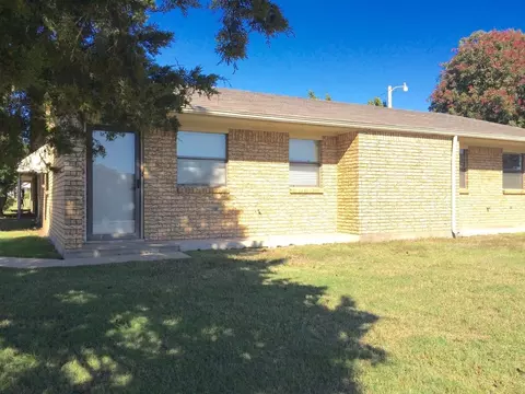617 2nd St, Elgin, OK 73538