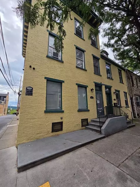 926 W Walnut St, Allentown, PA 18102