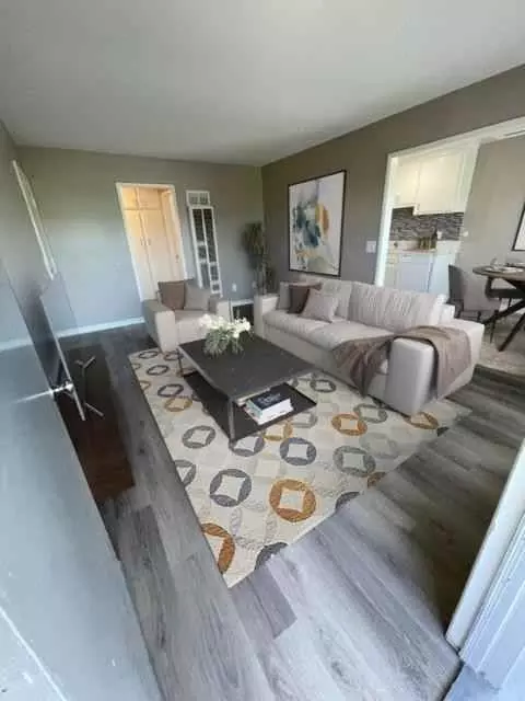 301 Avocado St, Costa Mesa, CA 92627