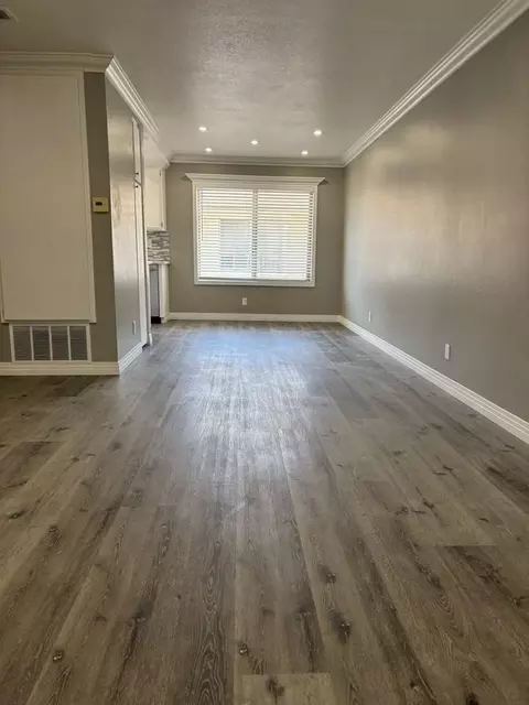 1015 Bennington St, Upland, CA 91786 photo 3