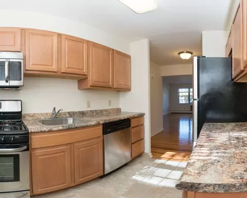 70 Berkshire Pl, Hackensack, NJ 07601 photo 4