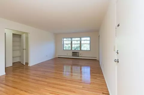 70 Berkshire Pl, Hackensack, NJ 07601 photo 9