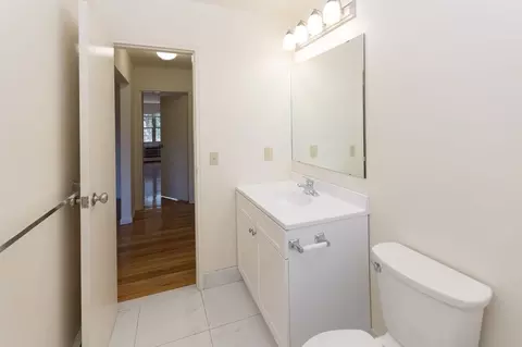 70 Berkshire Pl, Hackensack, NJ 07601 photo 11