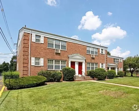 70 Berkshire Pl, Hackensack, NJ 07601 photo 18