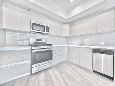 838 S La Brea Ave, Los Angeles, CA 90036