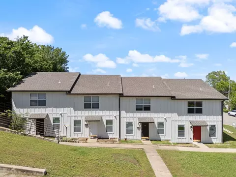 956 W Eagle St, Fayetteville, AR 72701