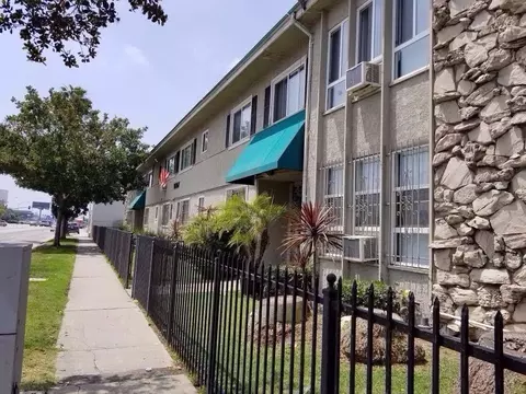 11207 S Prairie Ave, Inglewood, CA 90303