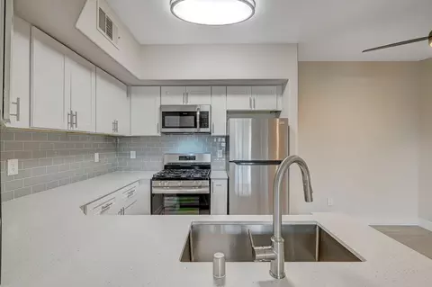 9901 W Sahara Ave, Las Vegas, NV 89117 photo 2