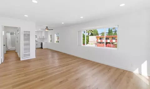 7305 Variel Ave, Los Angeles, CA 91303