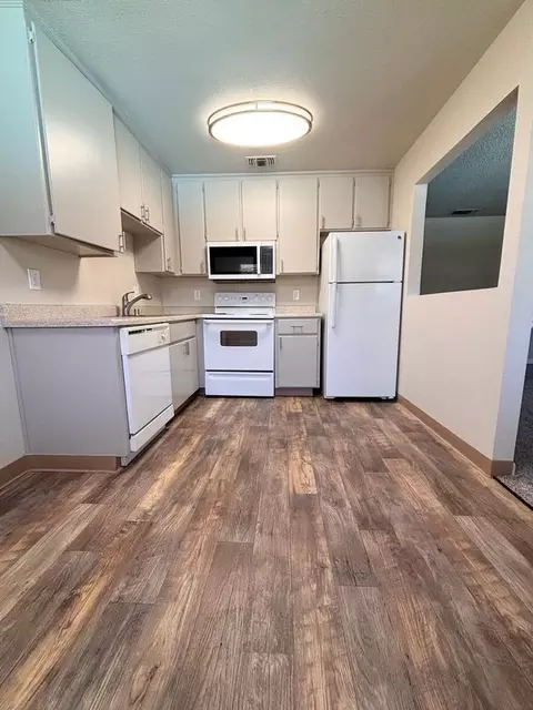 5915 Kenneth Ave, Carmichael, CA 95608