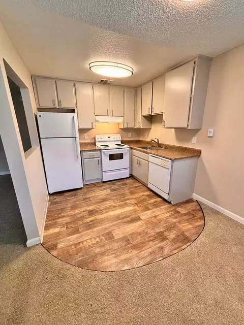5915 Kenneth Ave, Carmichael, CA 95608