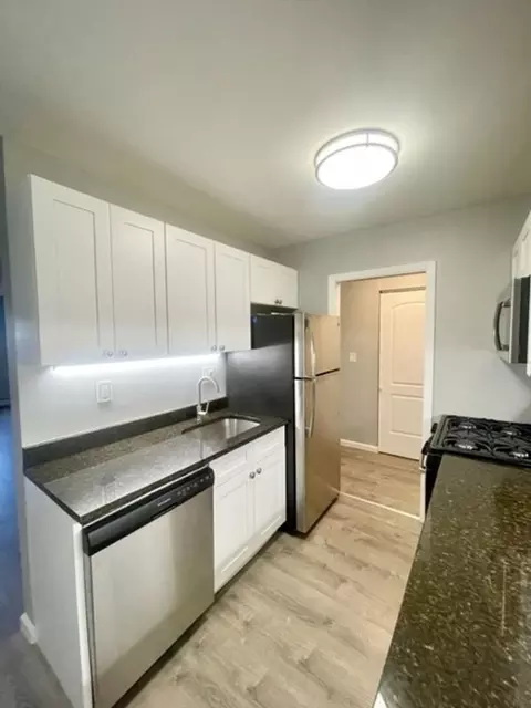 490 Sherwood Pl, Stratford, CT 06615