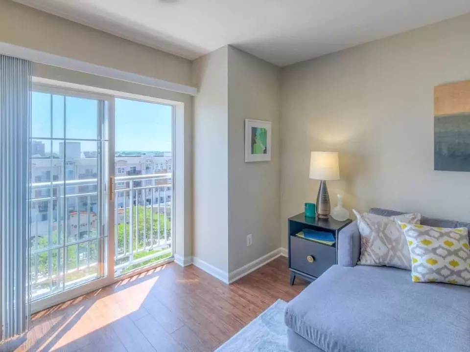 2800 Clarendon Blvd, Arlington, VA 22201 photo 10