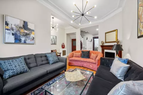 141 E 33rd St, New York, NY 10016