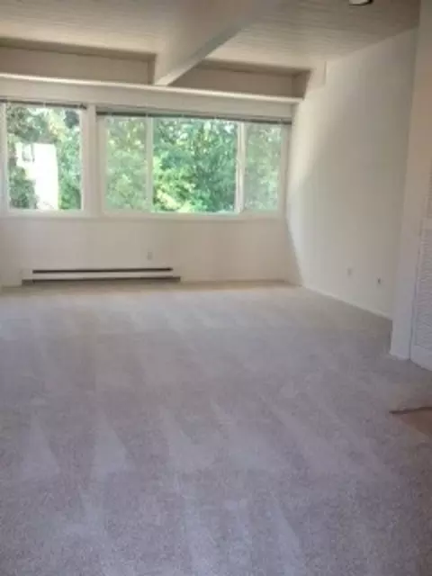 10201 SE 3rd St, Bellevue, WA 98004
