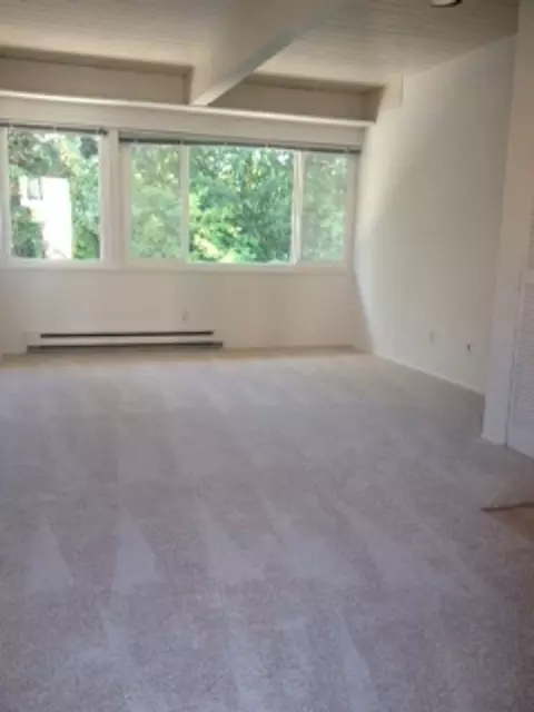 10201 SE 3rd St, Bellevue, WA 98004