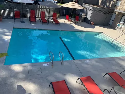 140 W Wilson St, Costa Mesa, CA 92627 photo 2