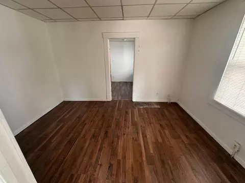 68 N 7th Ave, Beech Grove, IN 46107