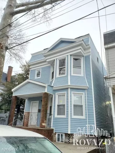 238 Ellis Ave, Irvington, NJ 07111