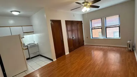 6214 N Winthrop Ave, Chicago, IL 60660