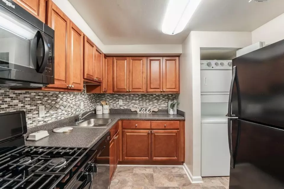  11932 Twinlakes Dr, Calverton, MD 20705 photo 3