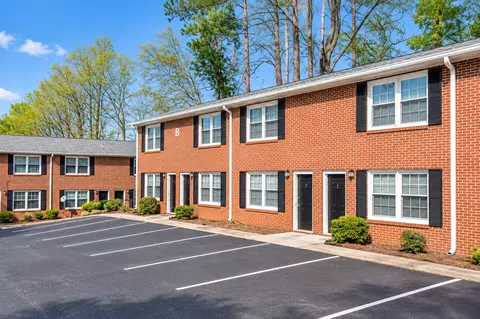 450 Lilburn School Rd NW, Lilburn, GA 30047