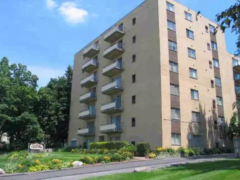 22140 Euclid Ave, Euclid, OH 44117