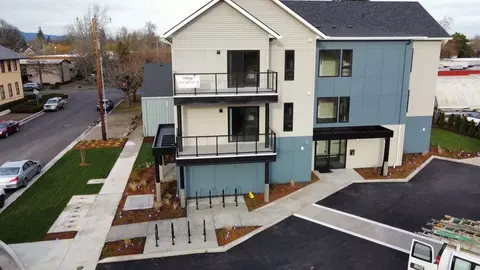 535 SW 7th St, Corvallis, OR 97333