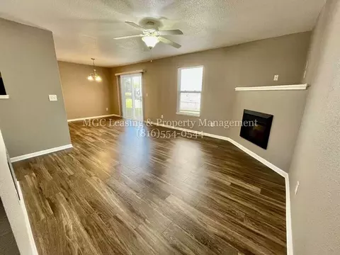 3101 NW Gateway Dr, Blue Springs, MO 64015